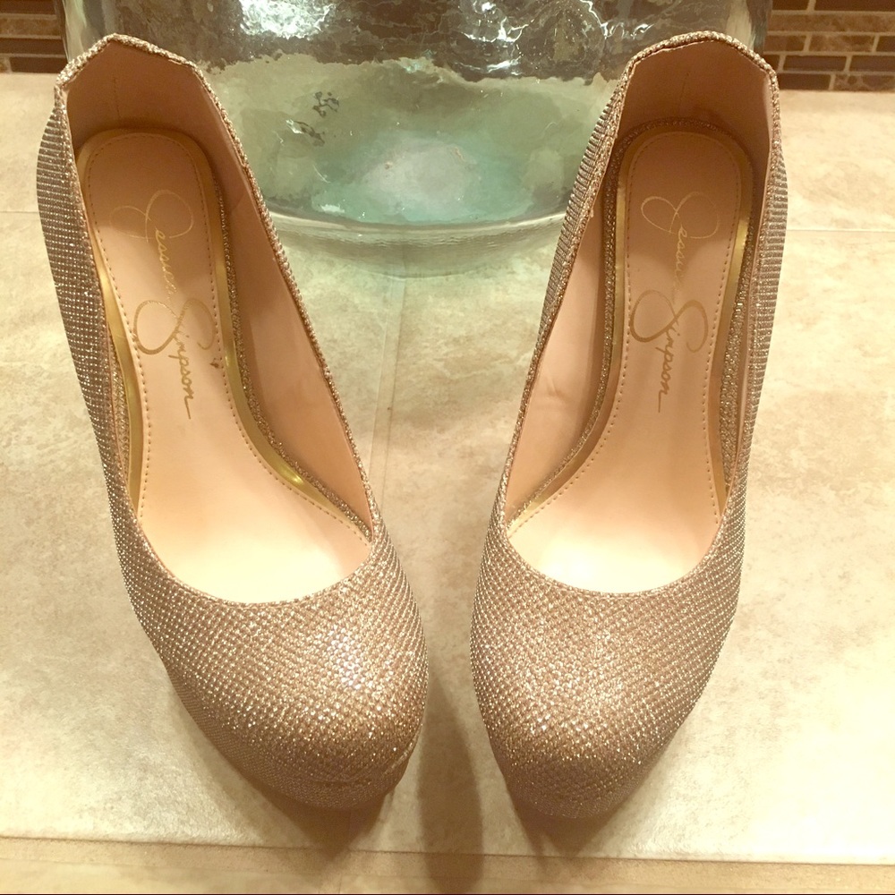 🛑SOLD🛑Jessica Simpson Gold heels